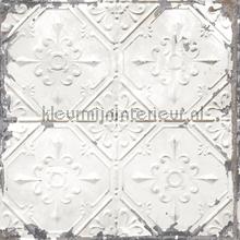Old tin ceilingtiles off white papier peint Dutch Wallcoverings Collected FD22305