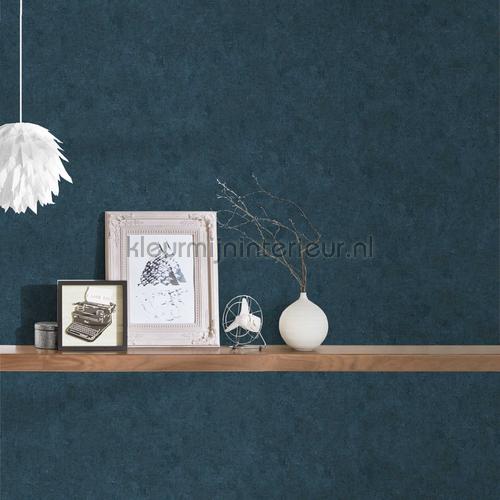 gewolkte semi uni donkerblauw wallcovering Wallpaper room set photo's Kleurmijninterieur